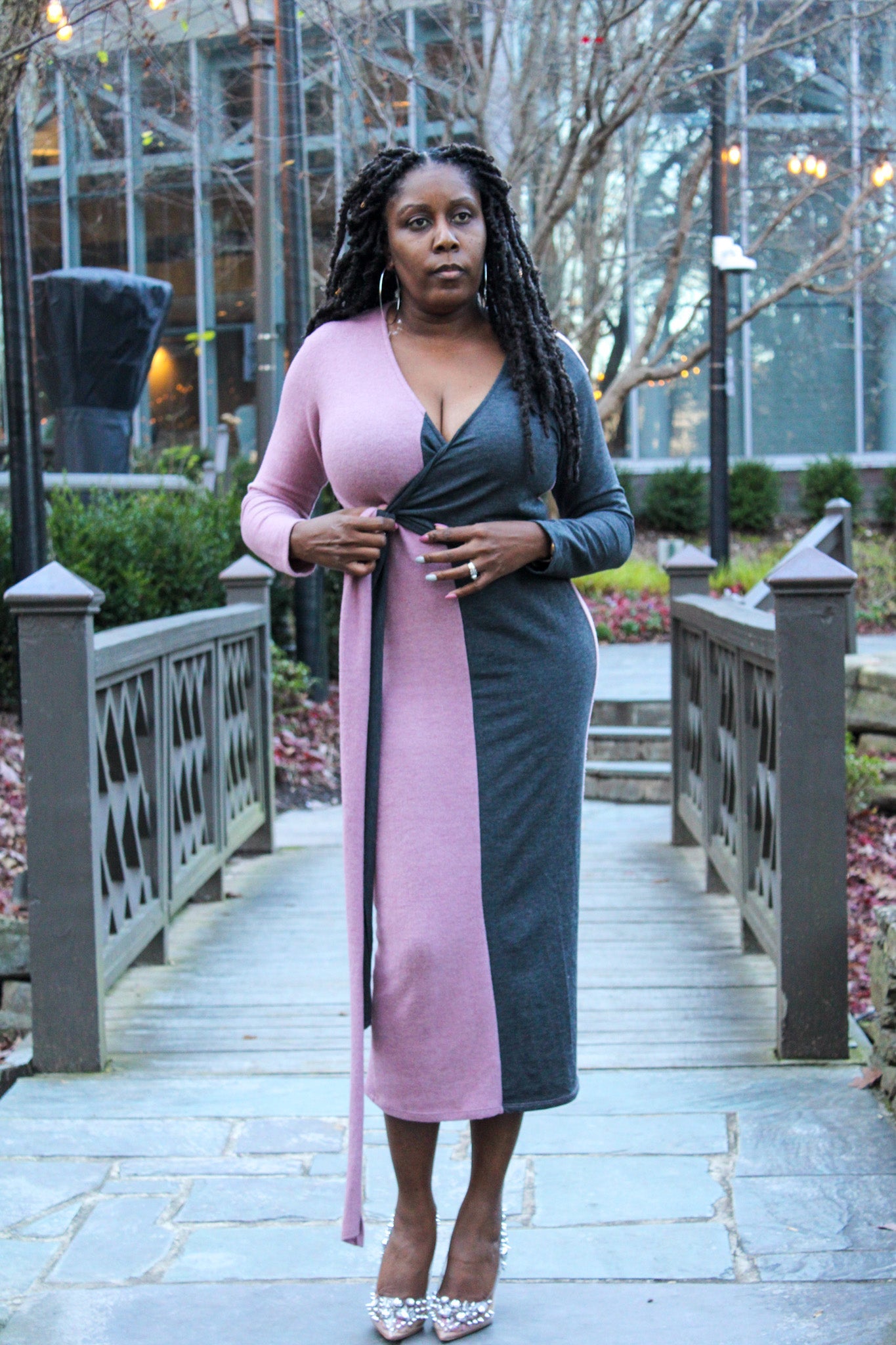 Two-Toned Color-blocked Sweater Dress (Mauve/Charcoal Grey